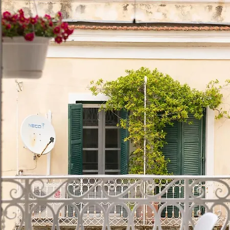 Mitropoleos Lägenhet *