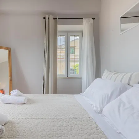 Mitropoleos Corfu (city)